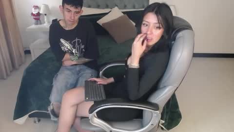 Snapshot of katnia_and_marcuz chatting on December 19, 2024, 1:07 pm Katnia and Marcuz online show from December 19, 2024, 1:07 pm