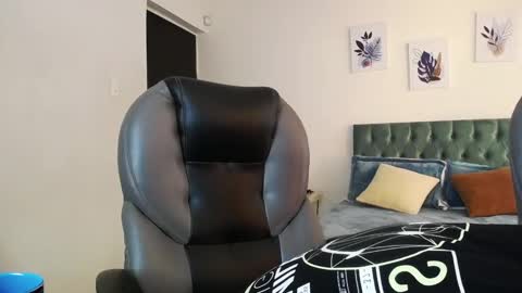 Snapshot of katnia_and_marcuz chatting on January 28, 2025, 4:52 pm Katnia and Marcuz online show from January 28, 2025, 4:52 pm