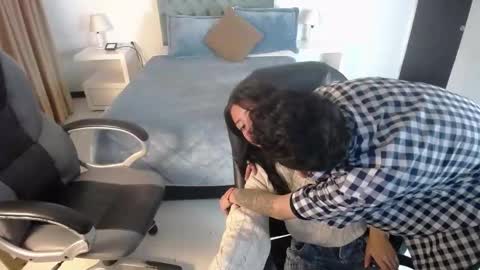 Snapshot of katnia_and_marcuz chatting on February 25, 2025, 12:13 pm Katnia and Marcuz online show from February 25, 2025, 12:13 pm