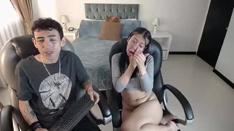 Snapshot of katnia_and_marcuz chatting on February 28, 2025, 12:31 pm Katnia and Marcuz online show from February 28, 2025, 12:31 pm