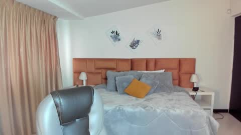 Snapshot of katnia_and_marcuz chatting on September 17, 2025, 11:34 am Katnia and Marcuz online show from September 17, 2025, 11:34 am