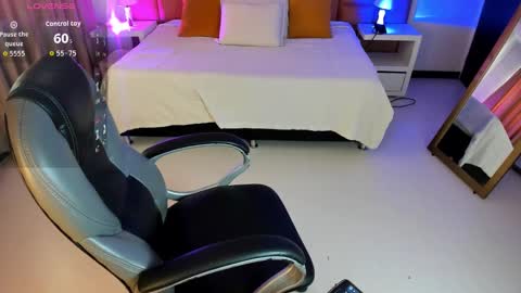 Snapshot of katnia_and_marcuz chatting on October 4, 2025, 12:03 pm Katnia and Marcuz online show from October 4, 2025, 12:03 pm