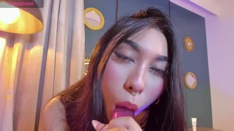 katnissa_ online show from May 27, 2026, 8:28 pm