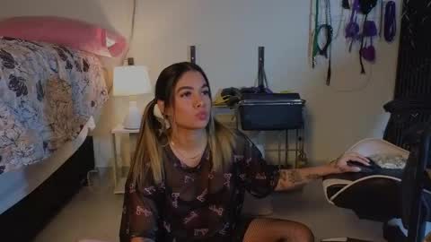 Snapshot of katt_bdsm chatting on April 25, 2026, 4:15 am Katt online show from April 25, 2026, 4:15 am