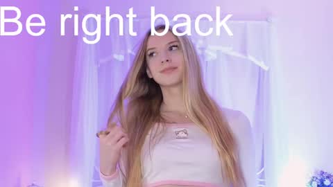 katt_yy online show from January 31, 2025, 9:16 am