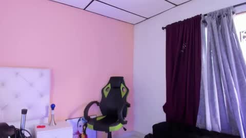 Katte online show from October 4, 2025, 1:42 pm