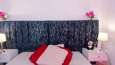 Katte online show from April 13, 2026, 1:05 pm