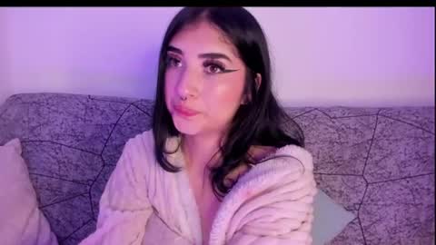 Snapshot of kattengel_ chatting on July 1, 2026, 1:07 am Kat online show from July 1, 2026, 1:07 am