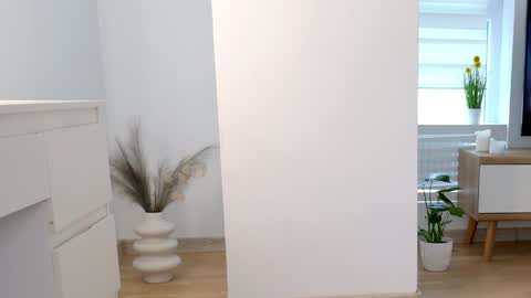 Katty Perry online show from April 9, 2026, 2:11 pm