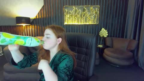 Snapshot of katty_rose8 chatting on May 20, 2026, 6:14 pm Katty online show from May 20, 2026, 6:14 pm