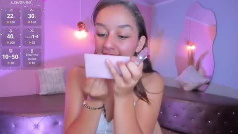 Snapshot of katy_sweet19 chatting on October 24, 2025, 6:37 pm Katy online show from October 24, 2025, 6:37 pm