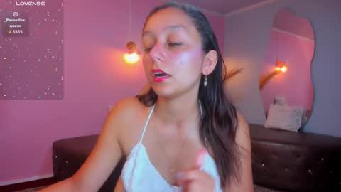 Snapshot of katy_sweet19 chatting on November 21, 2025, 7:34 pm Katy online show from November 21, 2025, 7:34 pm