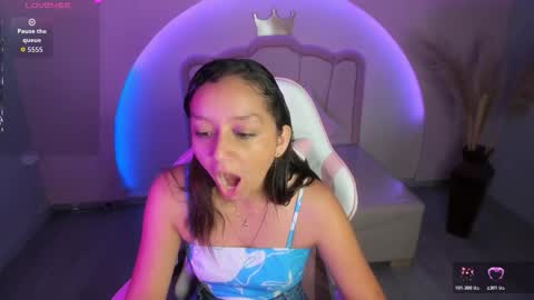 Snapshot of katy_sweet19 chatting on December 14, 2025, 10:42 am Katy online show from December 14, 2025, 10:42 am