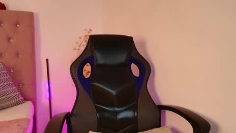 Katy Van online show from February 27, 2025, 8:50 am