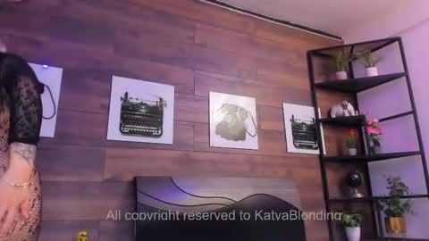 Snapshot of katyablonding chatting on September 9, 2025, 2:05 pm salo online show from September 9, 2025, 2:05 pm