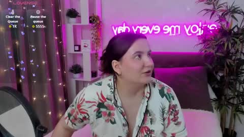 Snapshot of katyaneilson chatting on April 23, 2026, 12:29 pm Kate online show from April 23, 2026, 12:29 pm