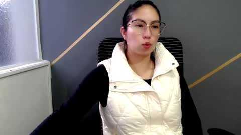 Snapshot of katybelladonna chatting on January 8, 2025, 11:43 am KATY online show from January 8, 2025, 11:43 am