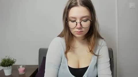 Snapshot of katygentle chatting on November 6, 2025, 4:19 pm Katy online show from November 6, 2025, 4:19 pm