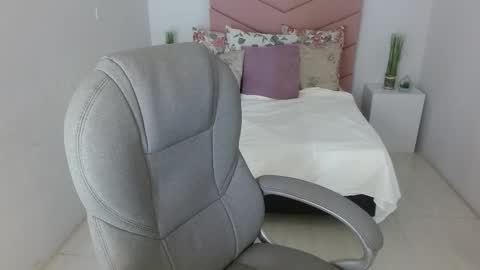 katyrojas online show from November 4, 2025, 12:15 pm