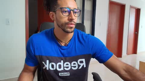 Snapshot of kaurilop chatting on January 7, 2025, 2:51 pm Kauri Lop online show from January 7, 2025, 2:51 pm