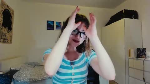 Snapshot of kawa_ka chatting on October 25, 2025, 10:37 pm kawa_ka online show from October 25, 2025, 10:37 pm