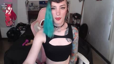 luna   online show from December 2, 2025, 8:37 pm