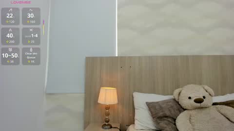   online show from November 14, 2025, 11:20 am