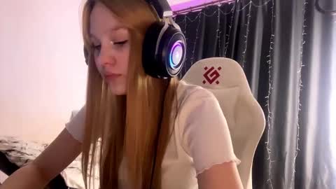 Amia online show from March 19, 2026, 5:28 pm