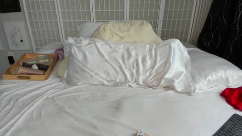 Kayla Cruise online show from December 30, 2024, 5:55 pm