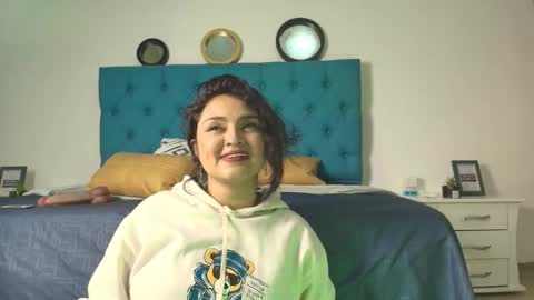 Snapshot of kaylavanber_ chatting on February 13, 2025, 5:37 am KAYLA Damian online show from February 13, 2025, 5:37 am