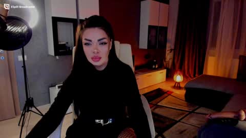 kaylee online show from December 11, 2024, 3:58 pm