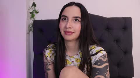 kaylee_lee online show from April 13, 2026, 4:07 am