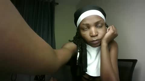 Kaylee online show from May 17, 2026, 4:43 am