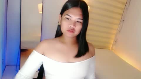 Y O U R        F U T U R E       K A Y L E E  online show from February 10, 2025, 1:57 am