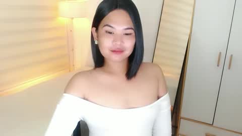 Y O U R        F U T U R E       K A Y L E E  online show from February 21, 2025, 5:02 am