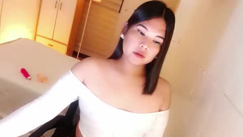 Y O U R        F U T U R E       K A Y L E E  online show from October 4, 2025, 6:28 pm