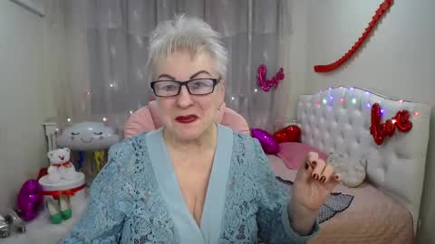 kaylesmoll online show from March 1, 2025, 3:43 am