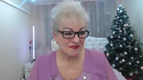 Snapshot of kaylesmoll chatting on December 16, 2025, 8:03 pm kaylesmoll online show from December 16, 2025, 8:03 pm