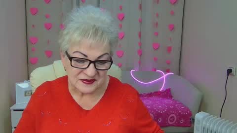 Snapshot of kaylesmoll chatting on February 4, 2026, 8:03 pm kaylesmoll online show from February 4, 2026, 8:03 pm