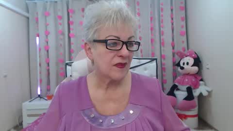 Snapshot of kaylesmoll chatting on February 7, 2026, 7:50 pm kaylesmoll online show from February 7, 2026, 7:50 pm