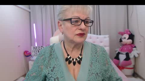 Snapshot of kaylesmoll chatting on May 27, 2026, 1:57 am kaylesmoll online show from May 27, 2026, 1:57 am