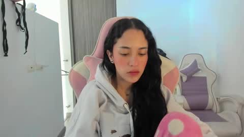 kaylie online show from November 10, 2025, 12:15 pm