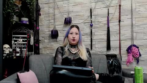 Miss Kazia online show from January 11, 2026, 1:43 am