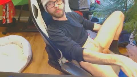 Snapshot of keegancheese chatting on February 9, 2025, 8:45 pm Tom online show from February 9, 2025, 8:45 pm