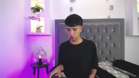 Snapshot of keen_nico chatting on February 5, 2026, 12:10 pm nico online show from February 5, 2026, 12:10 pm