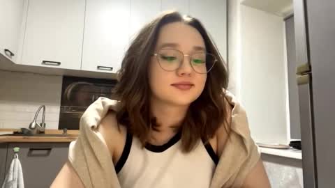 Snapshot of keeshatenn chatting on February 18, 2026, 10:33 am Velma online show from February 18, 2026, 10:33 am