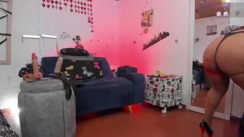 KEILA J online show from December 2, 2025, 3:23 am