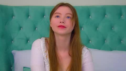 Keira online show from September 11, 2025, 6:08 pm