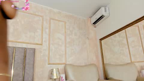 keirahartz online show from February 26, 2025, 10:04 am