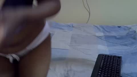 keleni1 online show from November 4, 2025, 9:19 am